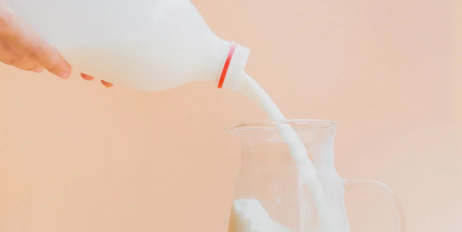 Мы решили ответить на популярные вопросы о молоке, чтобы вы понимали, чем отличаются разные виды и как выбрать самое лучшее.
